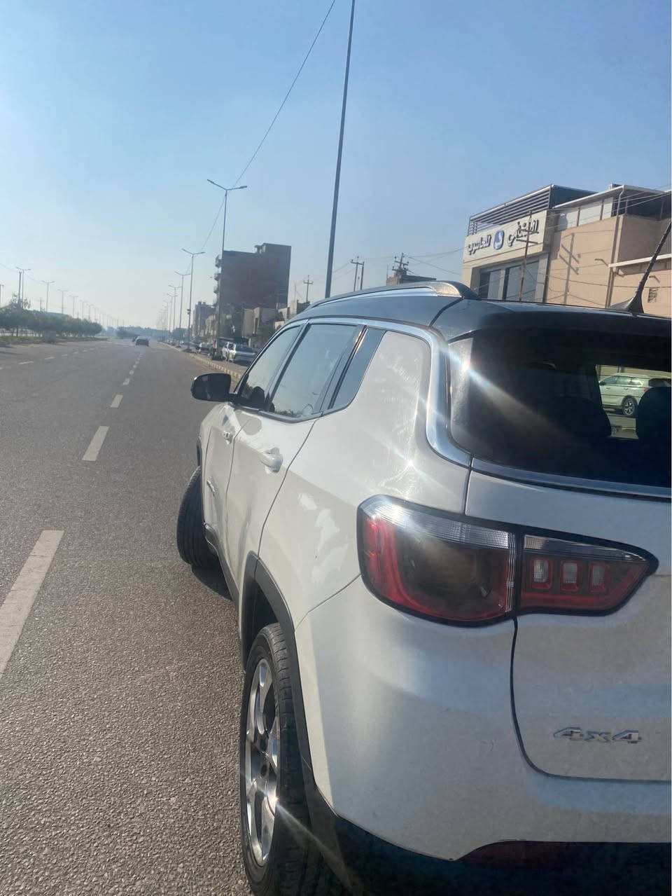 السلام عليكم جيب كومبارس مديل 2018 
للبيع حادثه فقط حافة البنيد ب امريكا  والبنيد مبدل هناك ب امريكا والسياره وارد امريكي 
السياره فول موصفات واحد ع واحد غرفة السياره جلد
بصمه تشغيل عن بعد تحكم ستيرن فتحه ب قماره جهتين 
٤سلندر محرك 2.4 
شراي وناوي صدك تشتري طب استفسر غيره رجا لحد يدخل
الأستفسار اكثر الأتصال ع هل رقم *********** 
السعر 130 وبيه مجال بسيط النجف, العراق
