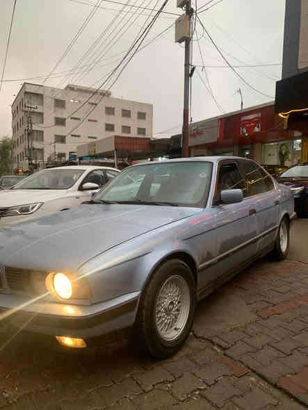 بی ئێم دەبلیو BMW 
مۆدیل / 1992 _ 525 

سبوغ عام ، پێش و پشت کەپس 
وەرگەڕان و بڕانەوە بەشەرت نیتی
یەک سەر شانی کەمەک هەیتی 

مەکینە ٦ پستن کرایتەوە 
ڕەقەم / ئاڕمی پلاستیک بێ کێشە 
تۆماتیک و تەبرید ، فوول بێ سلایت 

نرخ    ٤۹ وەرەقە

Watsap☎️*********** أربيل
