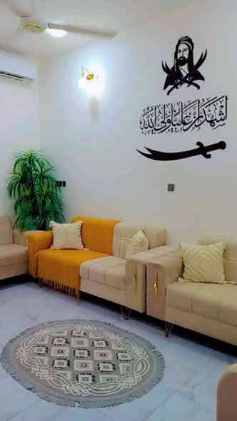 بيت للبيع

 سند ٢٥ مساحه (١٠٠م )
يحتوي على //غرفه وصاله واستقبال ومطبخ 
                   وصحيات داخليه وخارجيه ومناور عدد٢
بناء البيت  طابوك وكونكريت درجى اولى اساس وسقف 
بناء حديث سنه ٢٤ 

عنوانه //التقيه الثالثه مجاور مجمع الروان السكني 
للاستفسار// خاص 
او الاتصال مراجعه مكتب العاصمة العنوان ام الخيل ساحه الاحتفالات قرب البلديه الواتساب ***********هو اتصال رجاء***********
