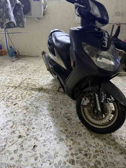 سكنس فحل نوزل الدراجه تشتغل وخير من الله عوزها ترايش الدراجه مرتبه وشلعته حلوه بيها صالنصه رياضي وسلف اربع فحمات تخم تاير جلاتين  العنوان جميله جامع العقيله زينب السعر ٦٠٠ وبيها مجال الرقم ***********
