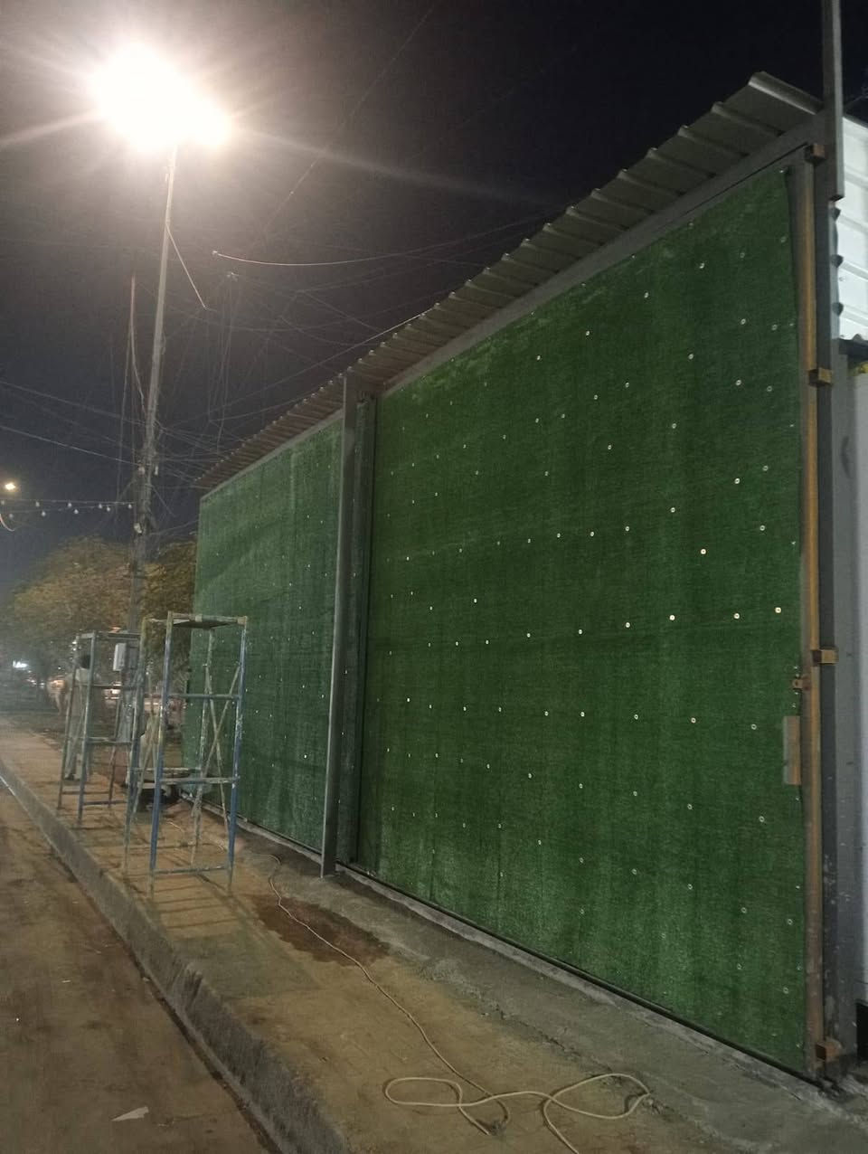 السلام عليكم أحبتي...  كادر حدادين نعمل جميع انواع الحدادة..  شغل قطعي او كرستة وعمل.  في جميع مناطق بغداد..  سرعة أنجاز اسعار مناسبة..  رقم  *********** يوجد واتساب
