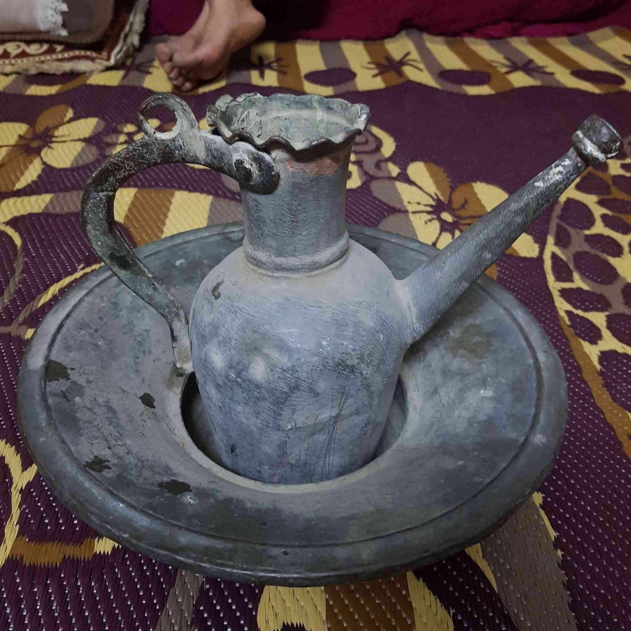 السلام عليكم اخوان أبريق مع سلبجه للبيع يوجد توصيل
***********
