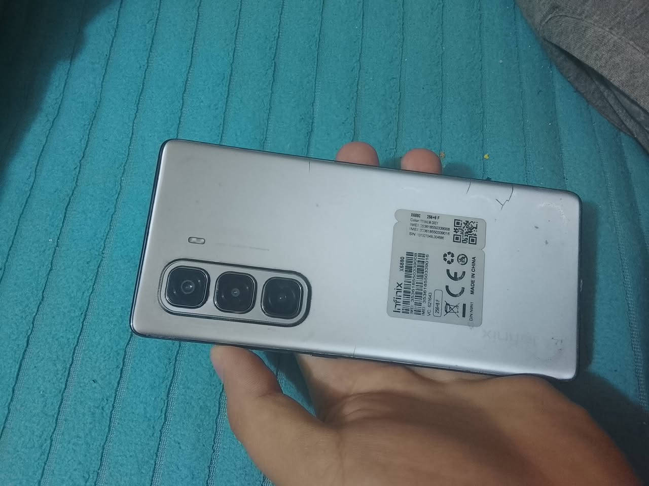 السلام عليكم 

انفنكس #هوت 50 برو بلاس 
#ذاكرة 256
#شاشة منحنية 

جهاز سلس ونضيف فقط بي فطر خفيف ممبين اصلا ولا مآثر ع لمس 

الخاص مفتوح أو الاتصال ***********
