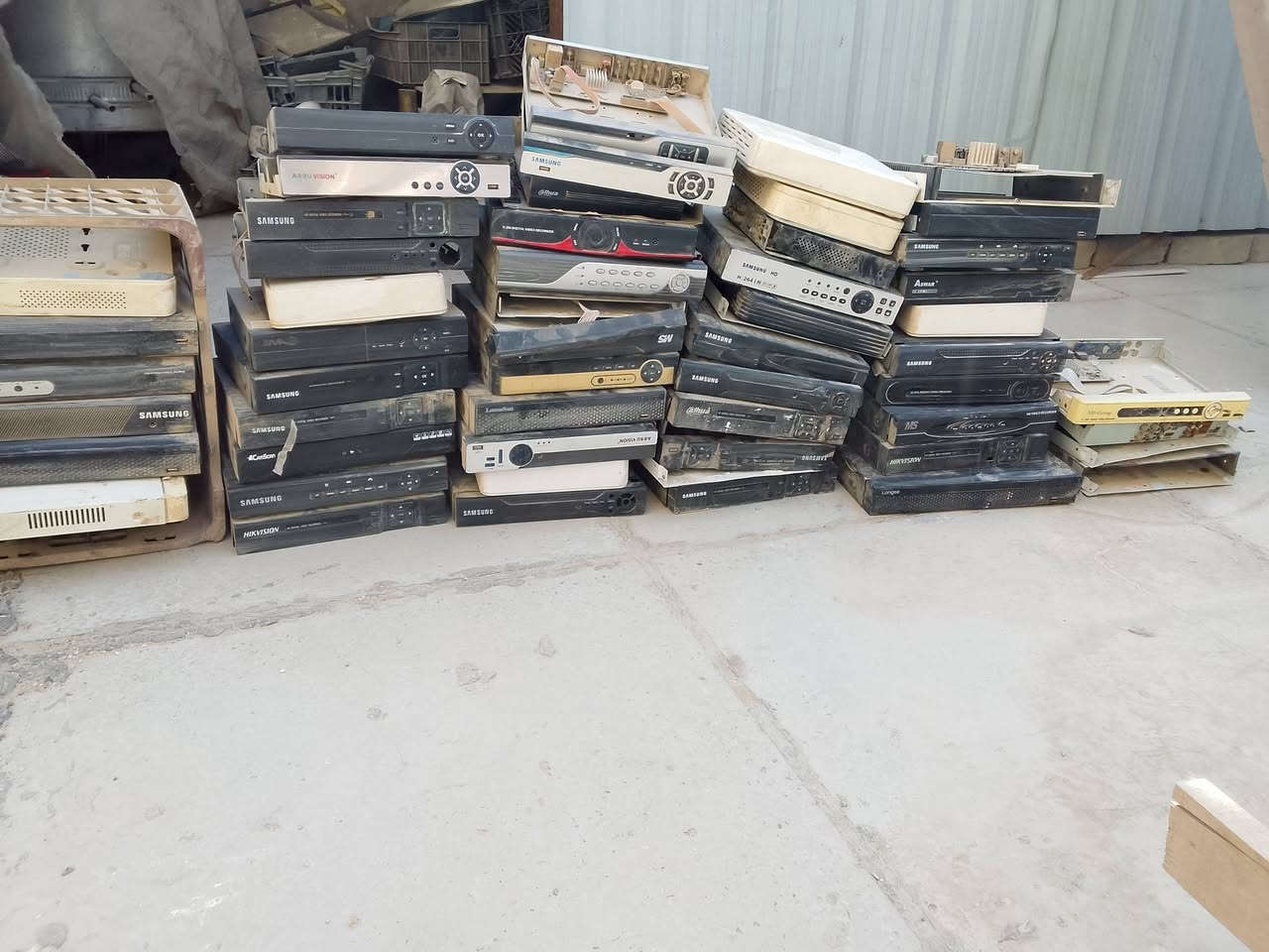 ديفي ارات متنوعه اكو بيهن شغال واكو بيهن رمز اني ابيع كلهن فحم العدد 90 القطعتين ب خمسه الاف


**إذا كنت صاحب هذا الإعلان وتريد حذفه لأي سبب، رجاءا أرسل رسالة إلى الدعم الفني**