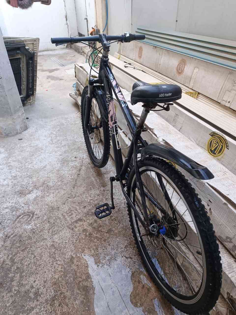 كير3*7
بايسكل يخبل كلشي ما عوزه بس شويه إضافات جماليه
وكلشي بي جديد شاده(مكينه، اسطوانه،لحايه خلفيه) البايسكل كامل ومختم سوبر (رياضي) 
سعره60وبي مجال بسيط
مكاني بغداد تواصل***********
