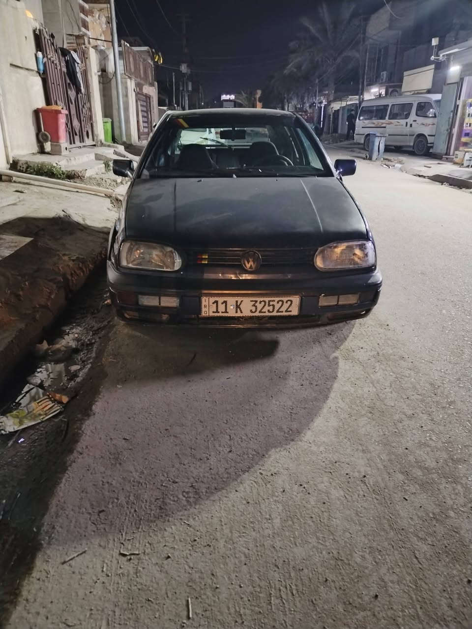 كولف موديل 1993 
كير ومحرك خيرمن الله 
تبريد شغال 
رقم انكليزي 
سياره بسمي 
سياره حلوه وناعمه 
(ملاحظه)  بيه طخه بجاملغ نفس موجود بصوره 
. مراوس سياره اتوماتيك للبيع  35 بيها مجال بسيط 
مكان بغداد  ***********
