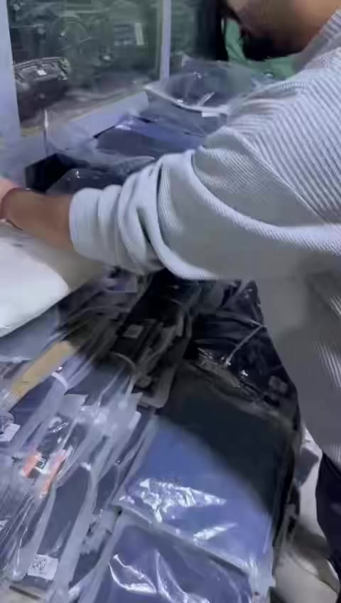 ‏سلام عليكم شباب شروة بيه بجامة بنطلون أقل كمية 100 قطعة سعر القطعة 5 الف***********
