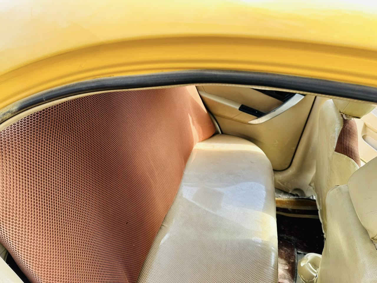 للبيع افيو 2011وارد خليجي اوتوا رقم انكليزي نجف سنويه لل30هزة جديده مصفره هيئة وغرامات كير مكينه كفاله بيها ضربه بالجنطه ومصلحه سيارة كلش حلوه ونضيفه تدفئه تبريد شغالات كهربائيات كلها شغاله شاشه اندرويد دوشمه جديده سعر 52وبيها مجال مكانها نجف كوفه اتصل وبيك خير وتدلل شعدك مراوس خابرني 
***********
