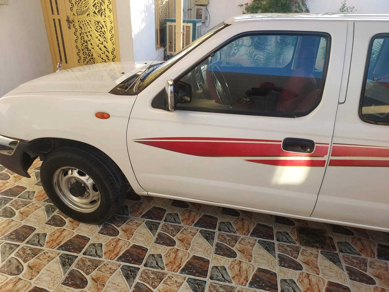 بيكم نيسان ٢٠١٠ سليمانيه رقم انكليزي بيها طخة باب السكن مكينه وكير خير من الله مافيها نقص  السعر ١٢٨ وبيها مجال الاستفسار الاتصال على الرقم ***********
