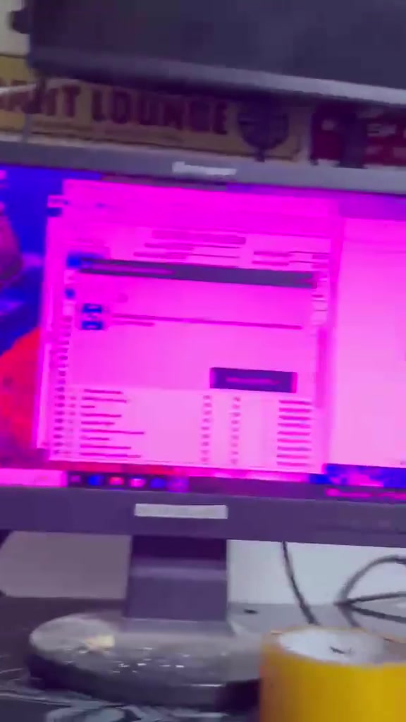 هارد SSD منفذ ساتة من شركة سامسونك سعة 4تيرا USB 3.0 الفيديو واضح للفحص وايضا شرط الفحص امام المندوب يرهم للpc و ps4 السعر خاص


**إذا كنت صاحب هذا الإعلان وتريد حذفه لأي سبب، رجاءا أرسل رسالة إلى الدعم الفني**