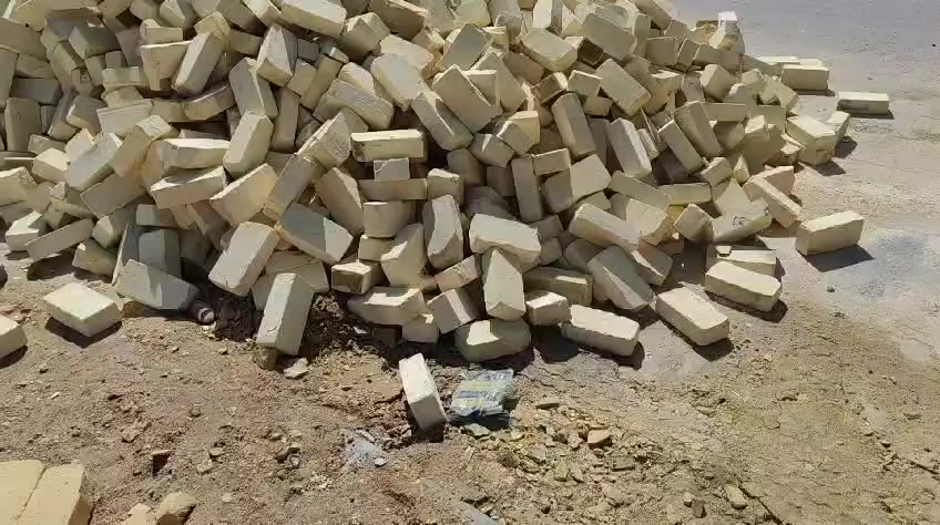 يوجد  #طابوق معامل العمارة  عدد 8000طابوقه #وزياده500 #ويوجد #تك 4000وزياده# 250 ويوجد كسر للبيع  اتصال  على الأرقام التاليه أو مراسله عل واتساب  ***********//  ***********
نوع بيرنا (الطيب-العماره)  
ونوع انجكتر. قوه ولون وعدد كامل وقالب واحد  للاستفسار ومعرفه السعر فقط
