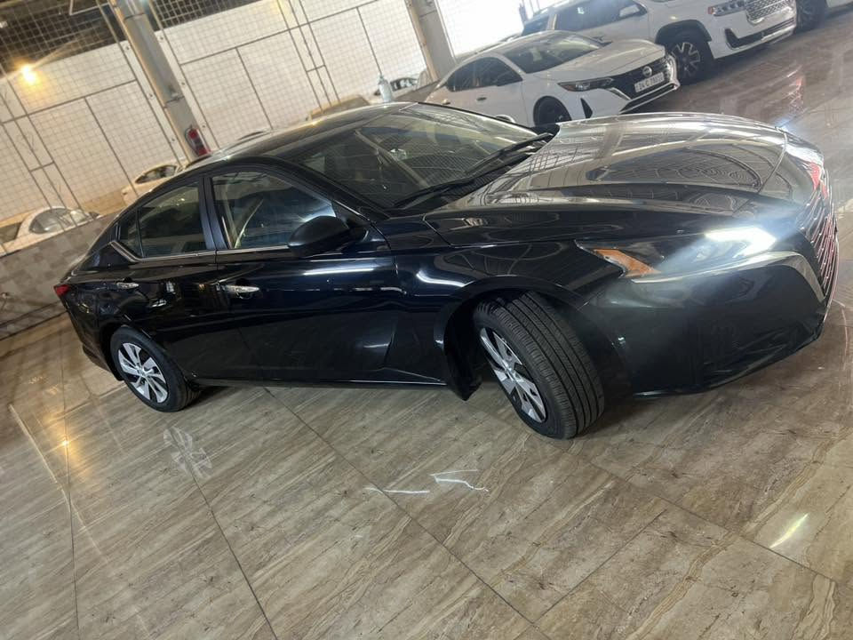Nissan Altima S 2024
سيارة بدون إرباك بدون دواخل 
ماشيه 1000mi
صبغ قطعتين اشوي 
بدون نقص سيارة 
عنوان أربيل
رقم ***********واساب 
سعر 142 مجال بسيط
