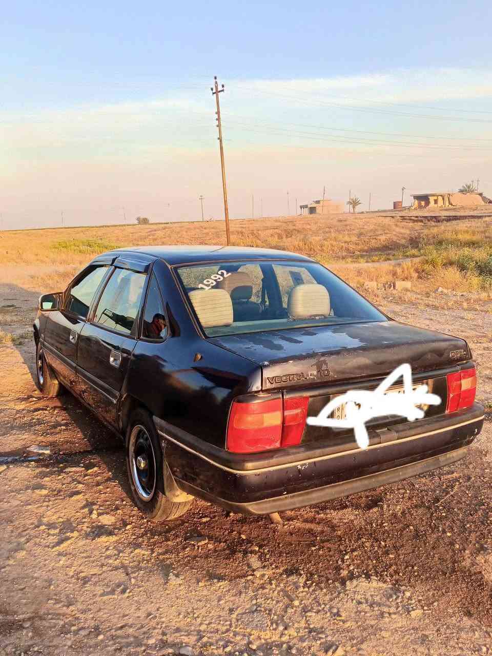 سلام عليكم أوبل فكترا موديل 1992
سياره جاهزة كير محرك 20بال شرط سياره مصبوغا عام جماليه فقط بيها ضرر جامرق خلفي رقم كركوك انكليزي سنويه لل27  سياره بال واقع أحلا من الصور سعر38 رقم الهاتف ***********
