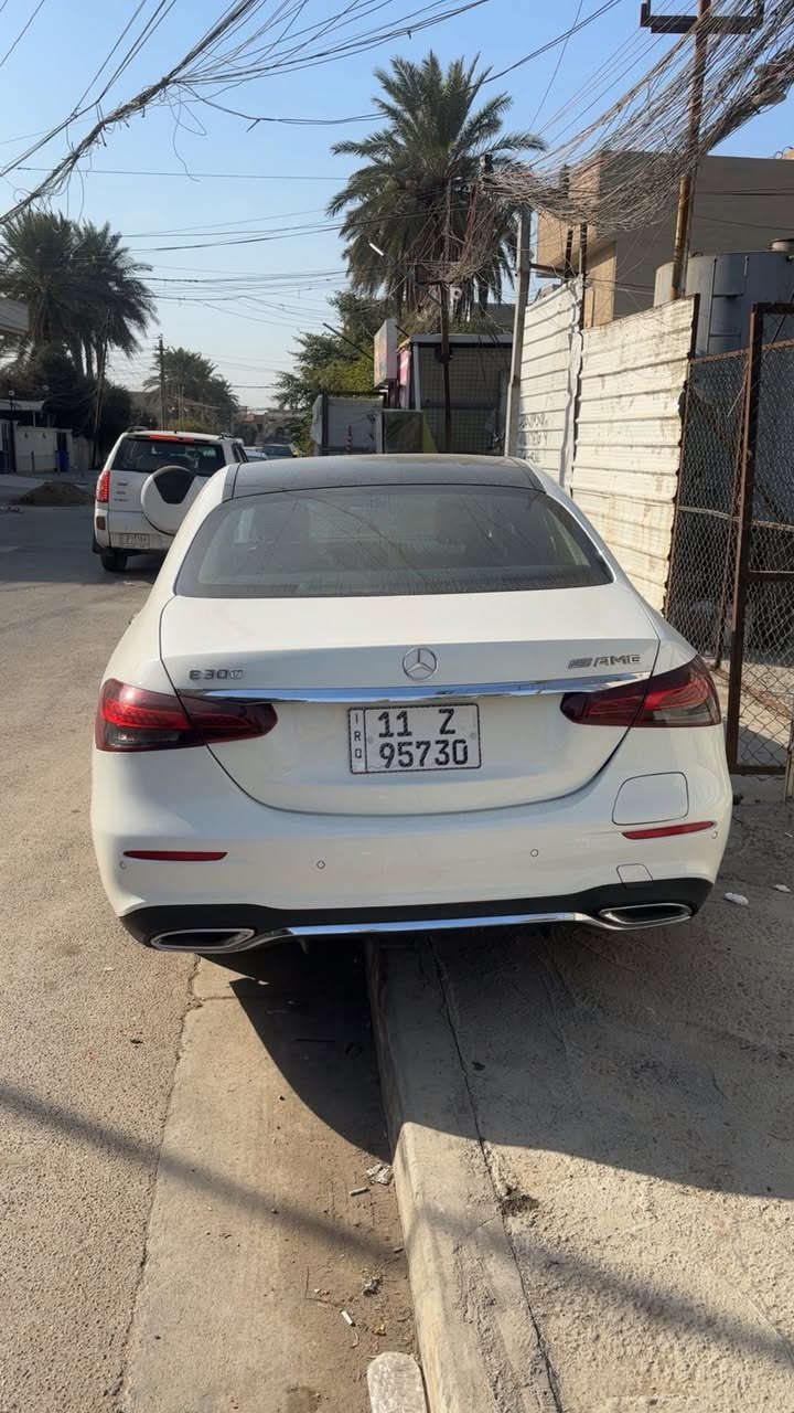 السلام عليكم مارسيدسe300 ٢٠٢٣ كت اي ام جي اصل الكترك ماشيه ٣٢ الف بيهه صبغ جاملغ وصندوق خلفي السياره فول وجديده جدا *********** مكان السياره حي الخضراء
