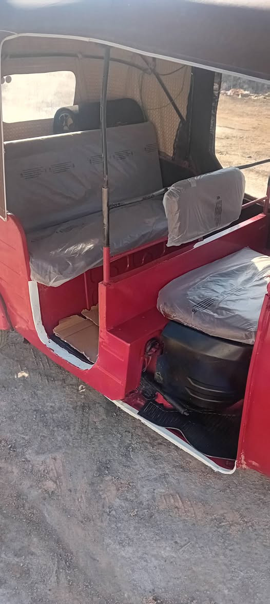 السلام عليكم 18 اوراق اصولي اتعهد للترقيم محرك اخرس لاتنقيص ولاتبخر المكان القاسم  ب4 وبيه مجال بسيط ***********
