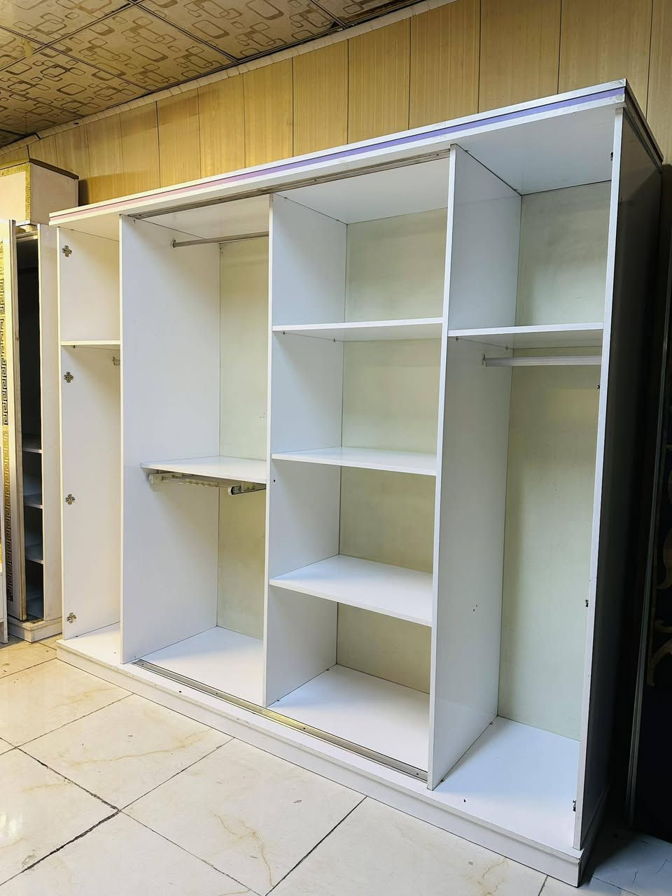 غرفه كامله نظافه نفس الصور سعرها 400وي النقل والشد داخل بغداد 🪿🪿


**إذا كنت صاحب هذا الإعلان وتريد حذفه لأي سبب، رجاءا أرسل رسالة إلى الدعم الفني**