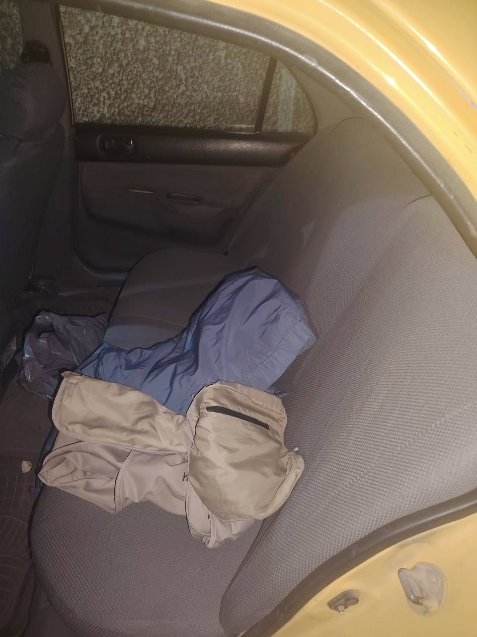 سلام عليكم
لانسر ٢٠١٠ شركه العامه
محرك ٢٠٠٠ مكفول كير عادي مكفول
صدر جديد بوربرن جديد
تبريد تدفه مكفول
كربائيات كلها شغاله
سعر ٦٥ ورقه
مكانها الدوره
رقم الهاتف ***********
