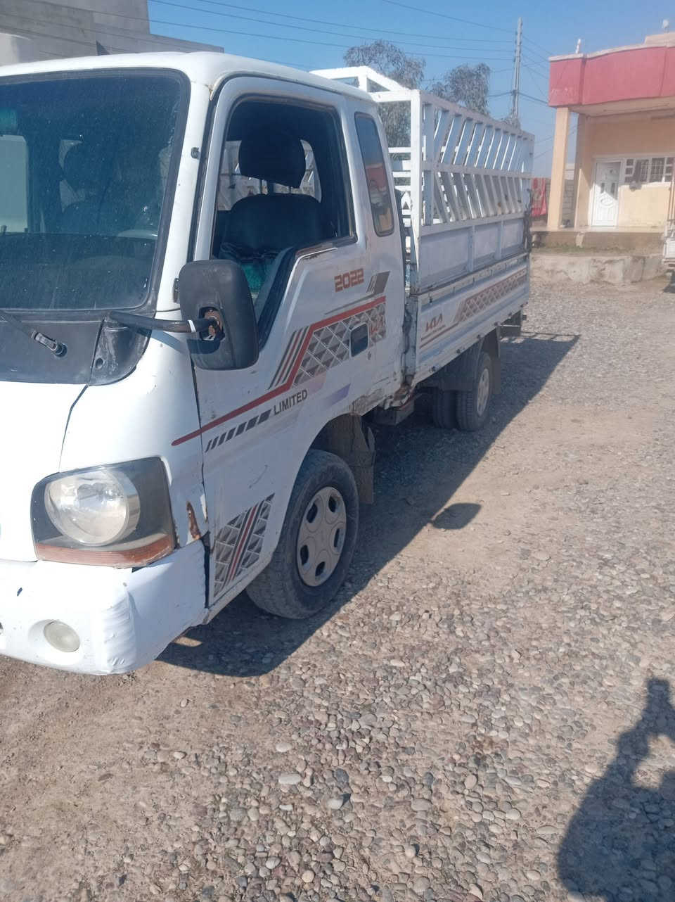 السلام عليكم للبيع كيا مامسجل ام عيون موديل 2002 محرك كير اكسن شرط صدر كهربائياتها جاهزه السعر 28 وبي مجال بصيط الرقم*********** خابرني
