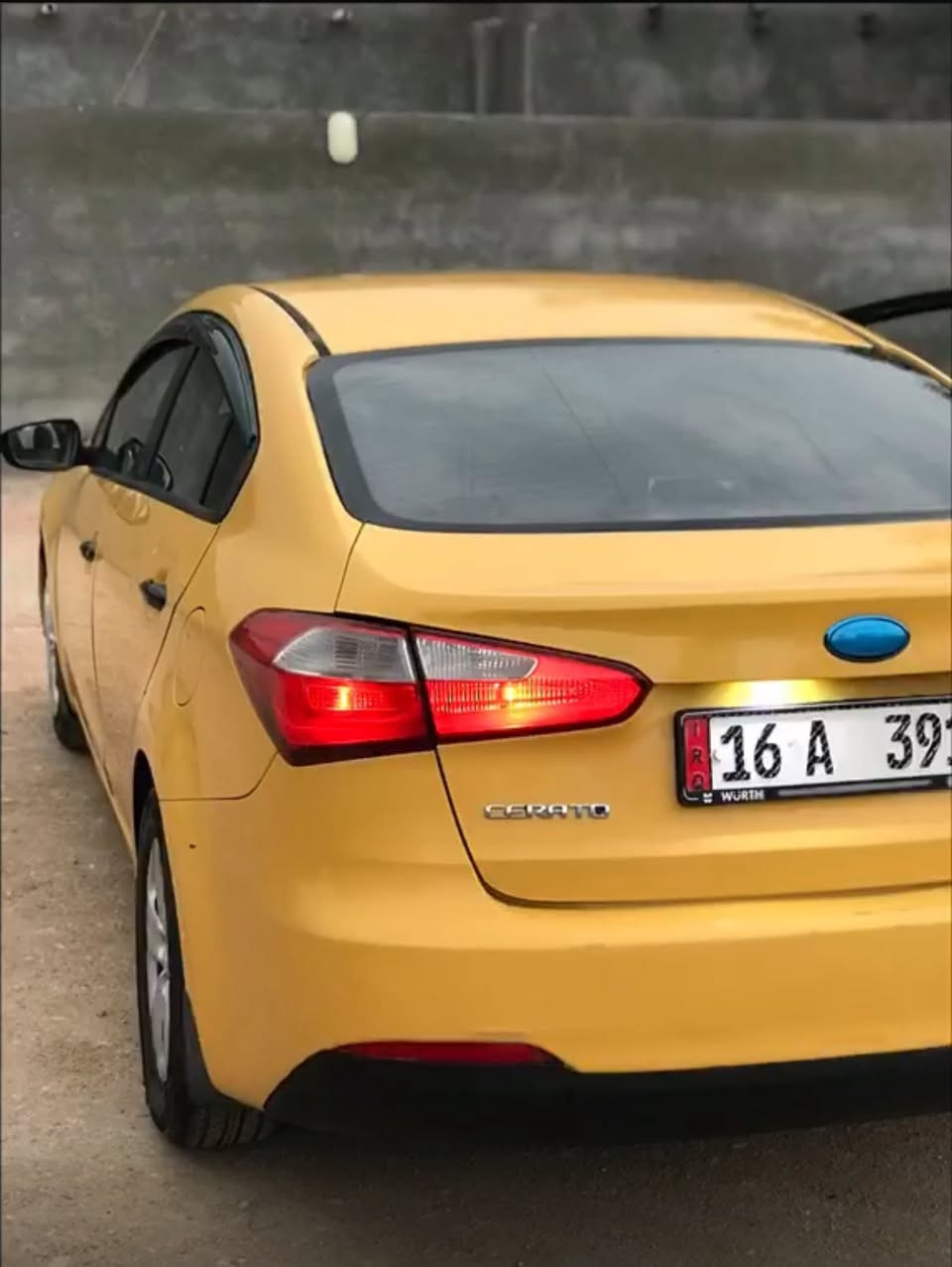 السلام عليكم .
للبيع كيا سيراتو 13 رقم قادسيه سياره مكفوله كفاله عامه مكينه كير حداديه خير من الله منضومه غاز سياره جاهزه ماذب عليها ربع باسمي سنويه لـ2030  سعر 105 وبيها مجال بسيط المكان سماوه قضاء الرميثه 
رقم الهاتف *********** غير متواجد ع القيس
