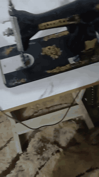 للبيع هي والميز تشتغل بس متخيط السعر ٣٥
الاتصال
***********
