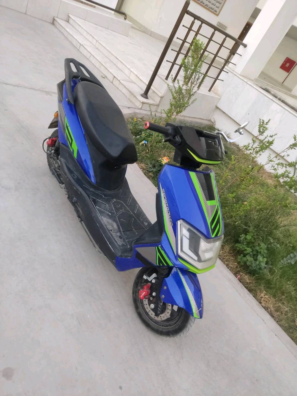 دراجه شحن حلوه ونضيفه 5باتريات
دراجه ما متعوبه
العنوان  حي صدر ثالث قرب مخبز ريحانة بغداد 