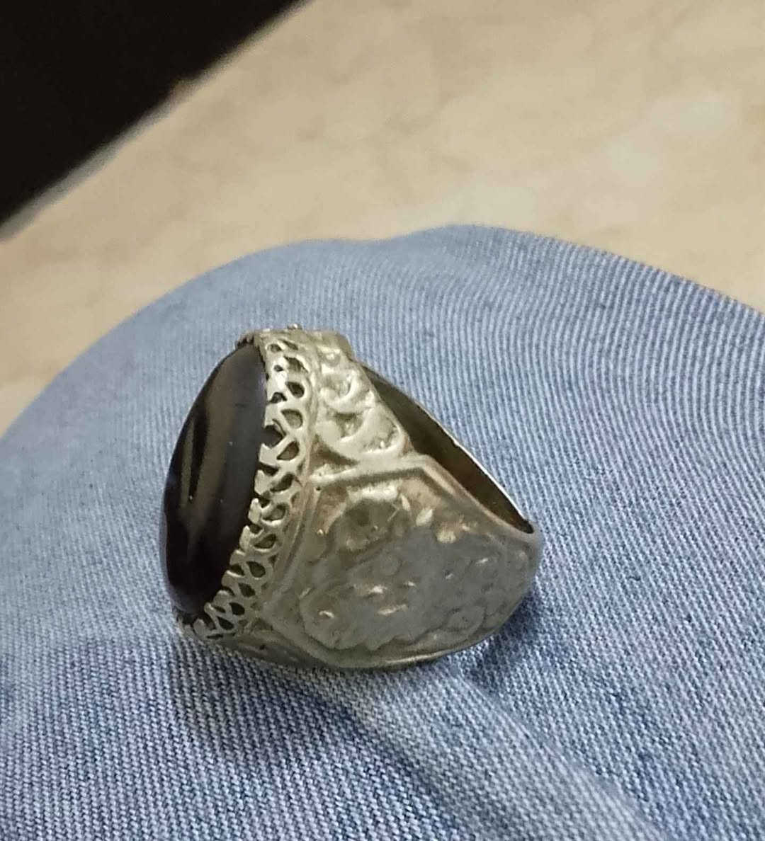 محبس عقيق يماني قديم 
الفضه عيار 925 مختوم سعره35
*********** البصرة, العراق
