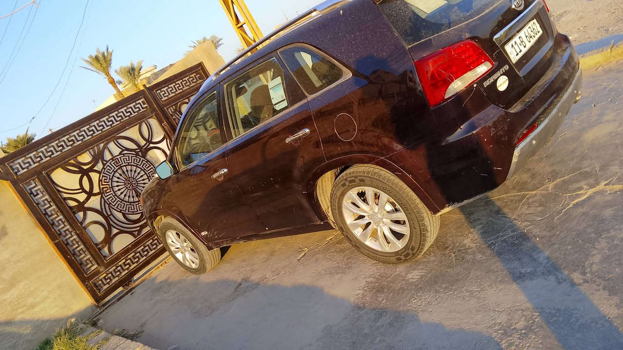 سلام عليكم من رخصت لادمن سورنتو موديل 11رقم بغداد بسمي تحويل ثاني يوم سياره فول ماصفات عده افتحه بيصمه تحكمات ستيرن شاير بل مري كامره خلفيه كشن كهربائي ثلث قطع تبريد سياره حيل حلوه بيهه 3قطع صبغ بدون دواخل سياره مال بيت سبعه راكب مكينه سته سلندر سعر 135وبيهه مجال لطيبين مكان سياره لحصوه ابو غريب   ***********
