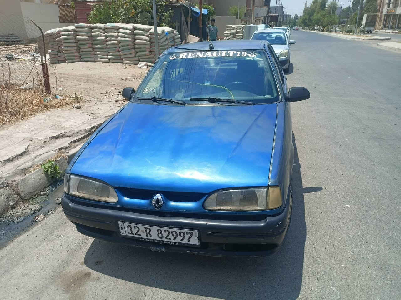للبيع رينو حجم 19موديل 92رقم انكليزي سعر 19ورقة وبيها مجال شي قليل الاستفسار اتصال على ارقام ***********//////***********
