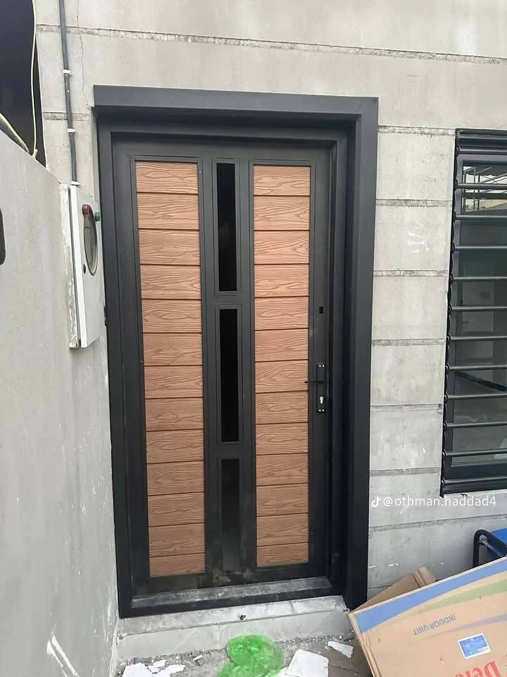 #حدادة_اولا_عامر
#ابواب_شبابيك سقائف كرفنات محجرات 
#ابواب_قاصه بمختلاف المديلات 

#العنوان_حي_الغدير الشارع العام
 مجاور مجمع دبي للانشائيه
***********
***********  
باداراة، #حسون_الحداد
