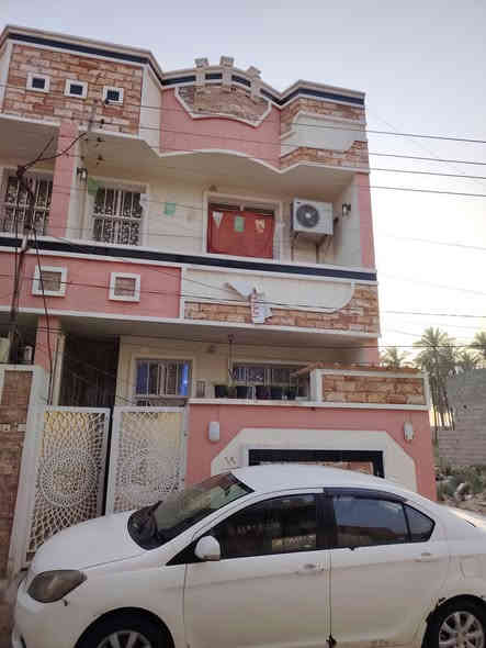 دار للبيع المساحه ٧٥ متر مربع الواجهه ٥ و٣٠ سم طابقين ط الأول غرفه نوم و هول استقبال ٢ حمام مشترك ط ٢ غرفتين وصاله كبيره حمام مشترك ارضيه البيت مرمر طابقين لحد البيتونه شتاكير بدون اي نقص يذكر مكمل معامله مال تحويل في بلديه بوب الشام طالع كشف مرتين على البيت شارع المركز ثاني فرع بعد فرع التركيه من جهت جامع ابي الزهراء قريب على السلوك كلش السعر ٩٥ بيه مجال *********** البيت نظيف كلش شتاكير الصطح مع البيتونه مع حمام خارجي اظافي
