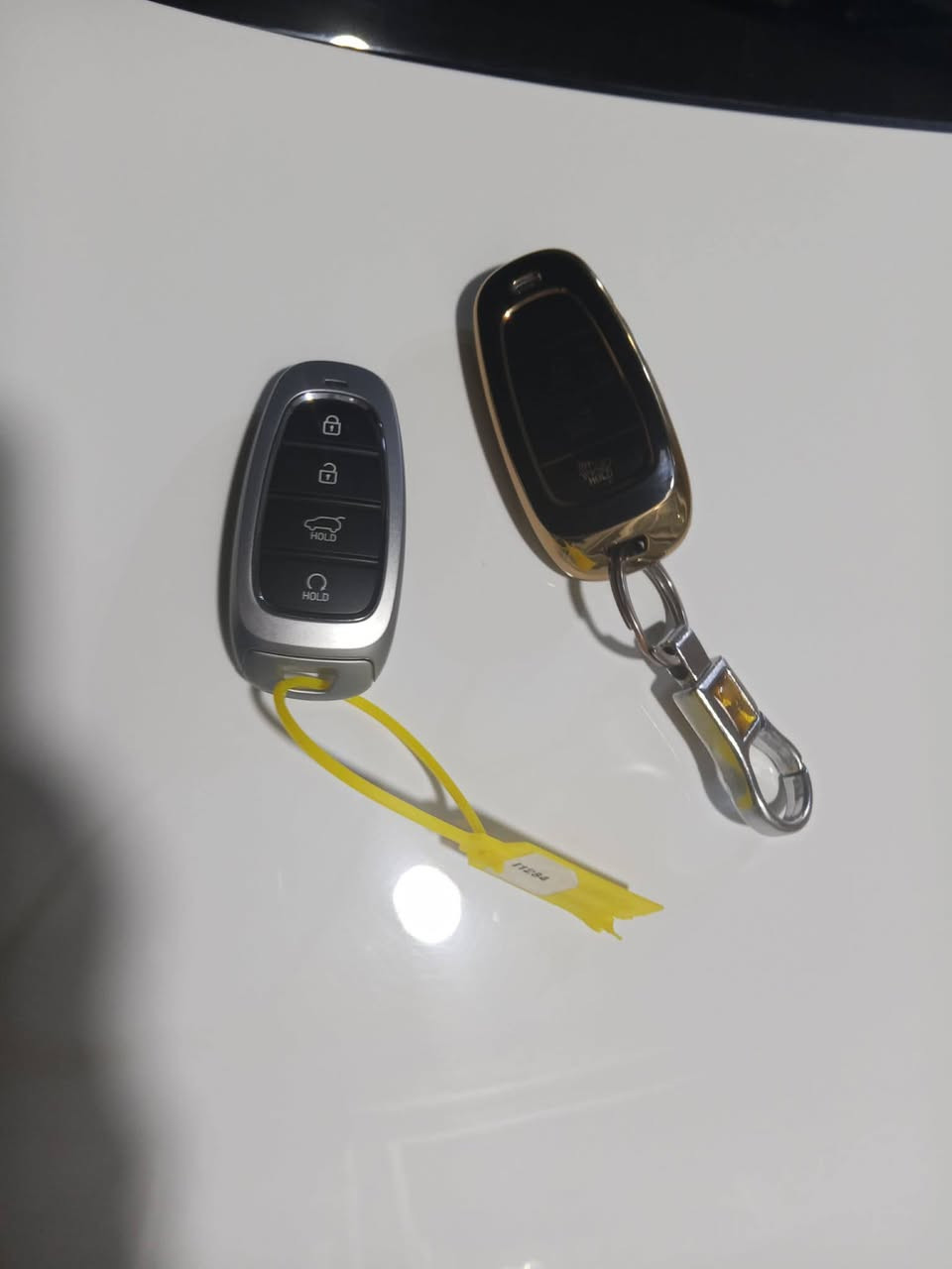 السلام عليكم
توكسان خليجي 2024 بابل باسمي 
فول مواصفات عدا البانوراما ماشيه 42 الف
 سياره جديده استعمال كلش قله
السعر 220$قابل للتفاوض 
العنوان:بابل نادر ثاني  
للاستفسار  ***********
