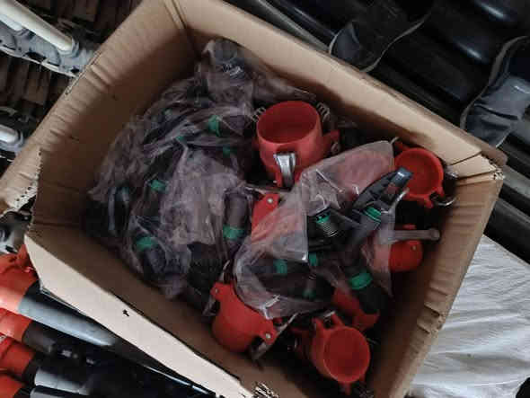 مرشه للبيع جديدة تركي

غير مستخدم 
بواري ٤ انج عدد ٩ سعر ٢٥
بواري ٢ونص عدد ٧٠ 
سعر ١١الف 
صليب عدد ٤ سعر ١٠
نوزلات كامل معه قواعد عدد ٣٢ سعر ٧ الف
عنوان  موصل 
سهل نينوى

***********
