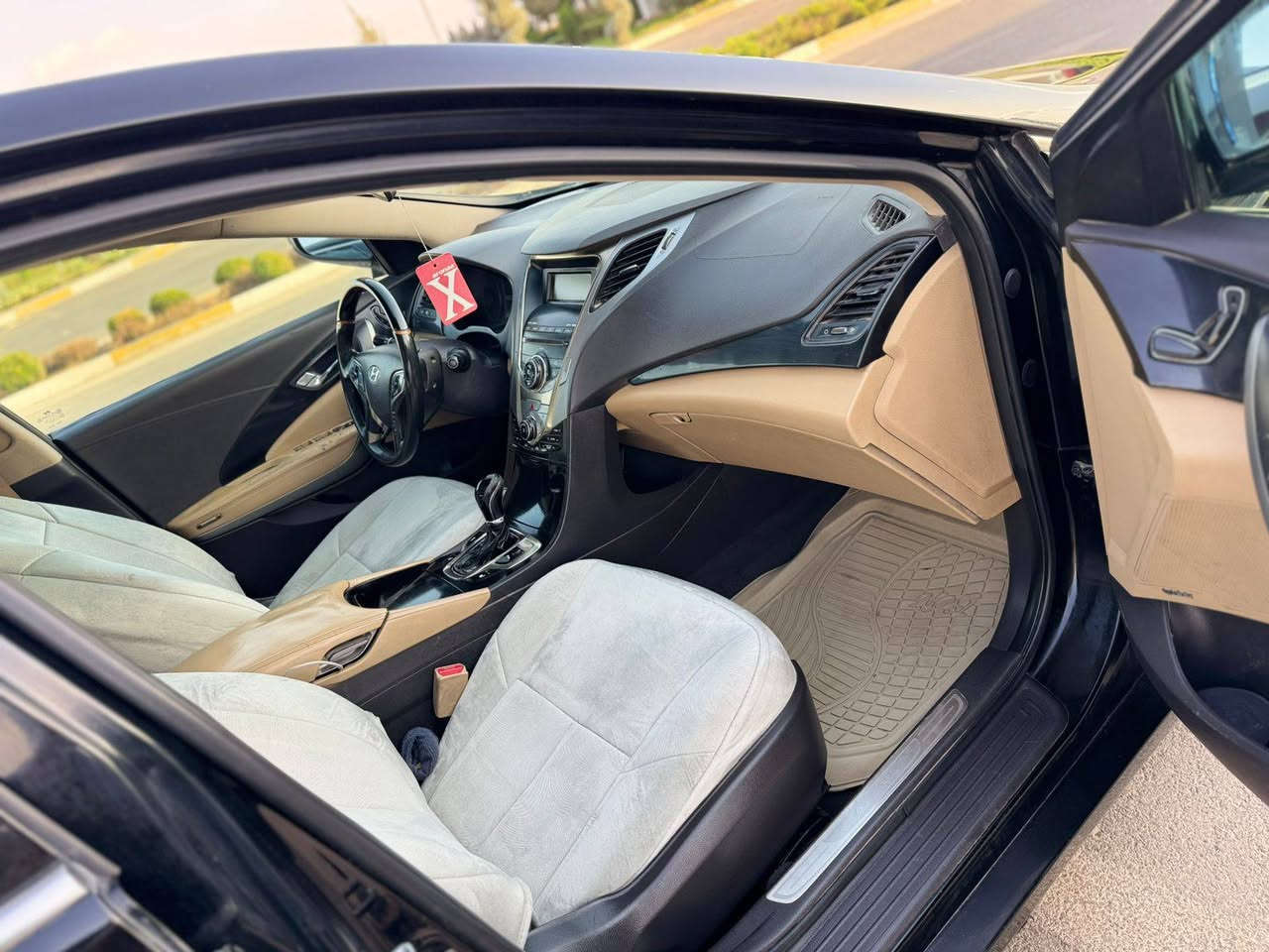 سلام عليكم ازيره خليجيه ٢٠١٢ فول مواصفات السونار مرفق بالصور تحويل مباشر مكانها بغداد سعرها ١٠٥ للاتصال ***********
