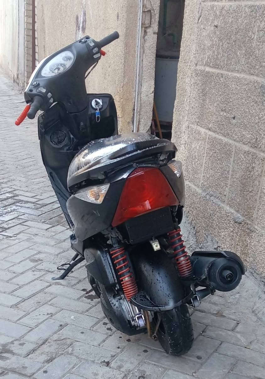 السلام عليكم دراجه سكنس ثعلب للبيع الدراجه كامله بيه بس ترتيب خفيف
 المكينه ما مفتوحه  
سعر 400 
هاذه رقمي 
            ***********
