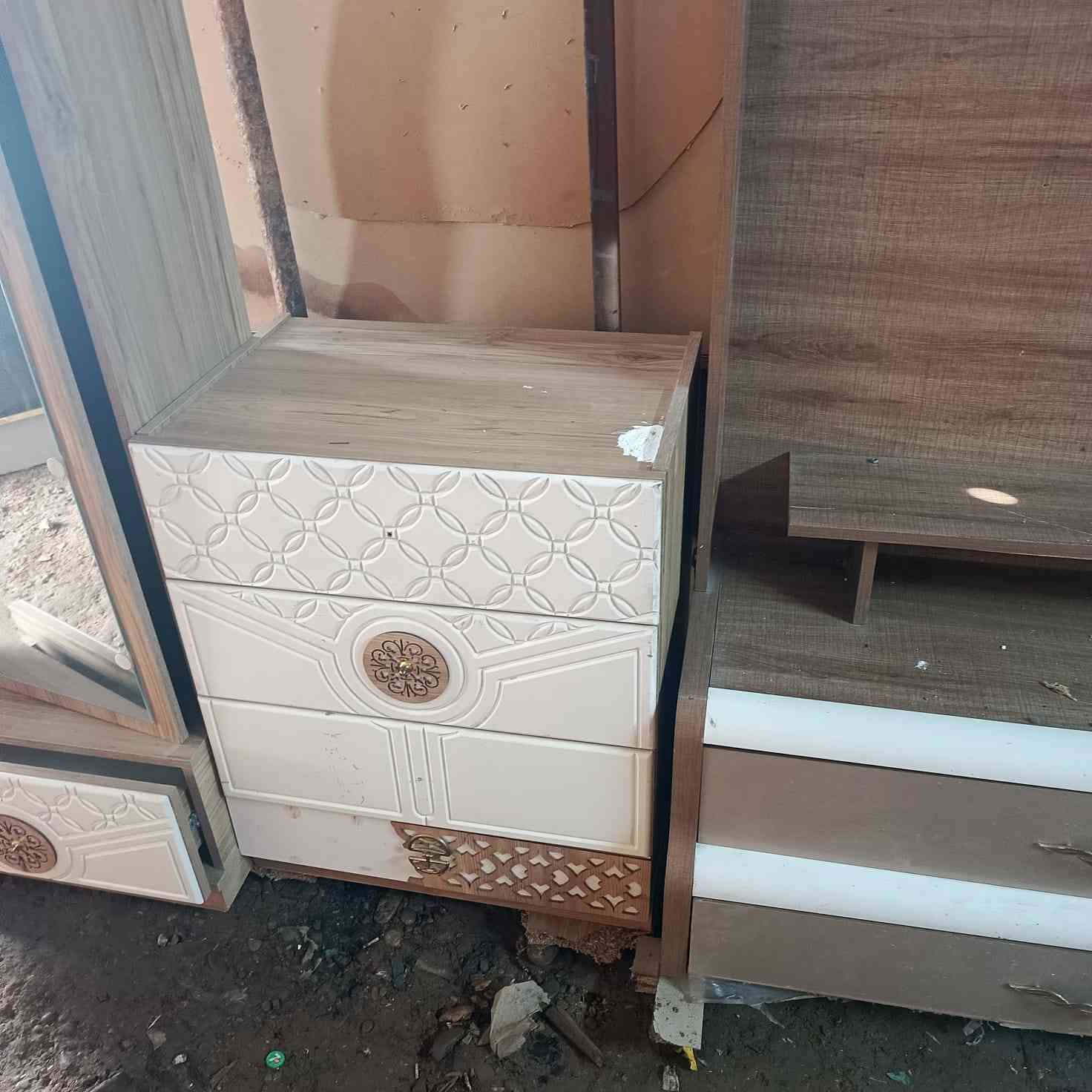 غرفه تركيه 11قطعه 
المكان حي العسكري 
للاستفسار الاتصال ‏‪***********
