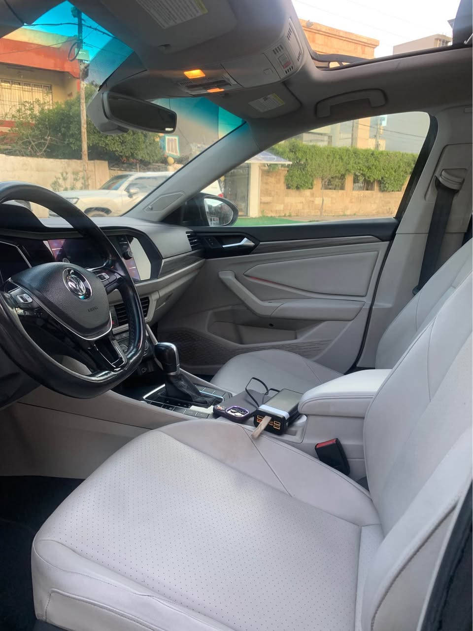 ▪️سعر مناسب ▪️

▪️جیتا  2019 ئەمریکی ،  سەیارەکە خاوێن و جوانە ✔️
▪️مواسفات SEL  شاشەئەلکترۆنی✔️
▪️بانوراما فوول ، ڕادار ، كشن هيتر✔️  
▪️٣ دەرگای سبوغە ، پێش و پشت کەپس   ✔️
▪️کەمەک تعدیل و کارتی هەیە❌ 
▪️ئێڕباگ تەنها یەک شان ، بێ ناو گرتن ✔️
▪️مەکینە- V4 -14 تۆڕبۆ , گێڕ و مەکینە کەپس بیلادی 
▪️رەقەم سەنەوی نوێیە ، هەولێر  
▪️رۆیشتن ٢٠٠ هەزار کیلۆمەتر ….
▪️نرخ ( 144 ) وەرەقە و مجال 

▪️هەولێر / *********** أربيل, العراق
