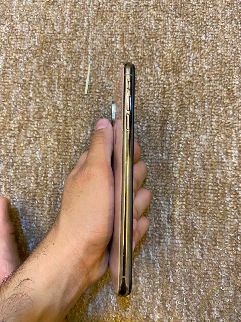وينه يدور قطعه حلوه ونضيفه ايفون اكس ماكس جهاز نضيف مبدل شاشه وضهر فقط بطاريه بلاديه ذاكره عملاقه512وسعر 175 العنوان بصره قضاء القرنه 
رقم ***********
