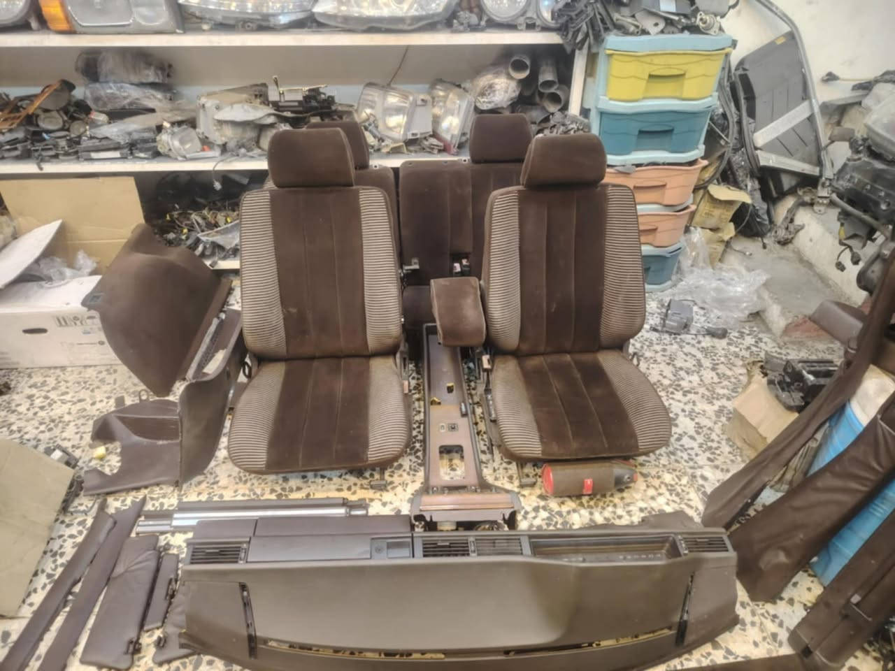 السلام عليكم/ غرفه مارسدس دب استيشن للبيع استفسار النجف حي الصناعي بلاوك الاول حسن الشريس  /*********** /***********
