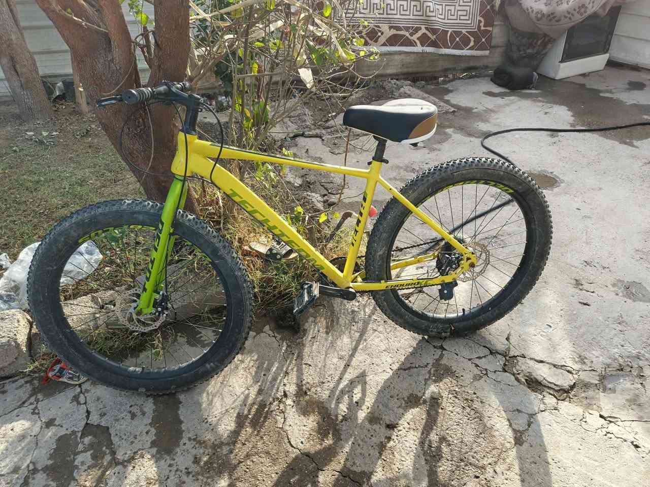 بايسكل دبابه اخو الجديد حجمه 28 مكاني بغداد مصفى الدوره السعر 230 الف وبي مجال لشراي هذا رقمي واتساب ***********
