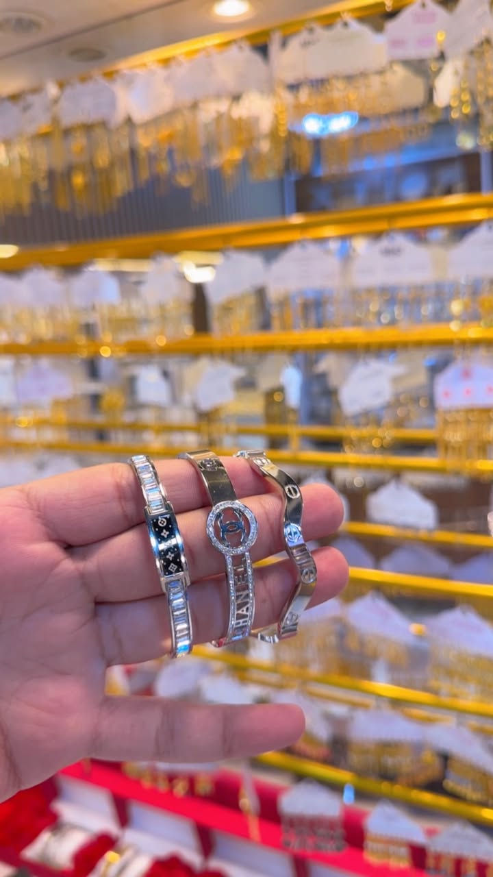 مساء الخير 
وفرنالكم سوارات شوفو جمال سعررر 3000 الاف ❤️


**إذا كنت صاحب هذا الإعلان وتريد حذفه لأي سبب، رجاءا أرسل رسالة إلى الدعم الفني**