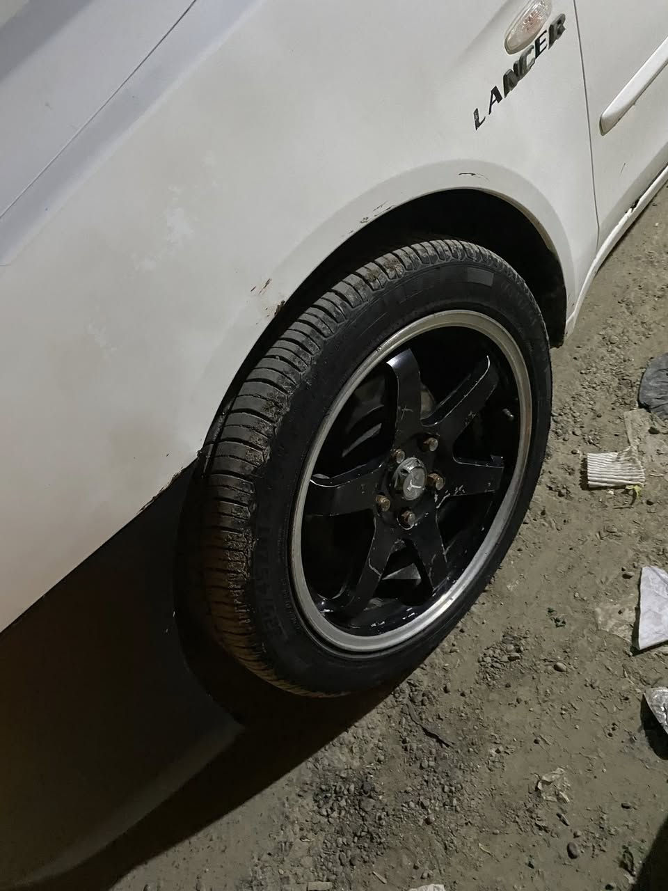 لانسر قرش 2009 رقم اربيل راعيها موجود بس ما بيها تحويل
جاااااهزة للاخير محرك جديد 2000 

كير جديد

حدادية جديدة 

باتري جديد 

تخم تاير ويل جدد 

تبريد ثلج ❄️ 

تدفئة شغالة 

غرفة جلد اصلي 

داخل عسلي كهربائيات كلها شغالة ما بيها نقص برغي 

السعر 60 وبيها مجال 

مكاني ديوانية مركز 

***********
