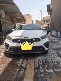 فورتي ابيض ٢٠١٩ حادث بنيد وشوية من باب السائق البنيد مبدل  بيها منظومة...