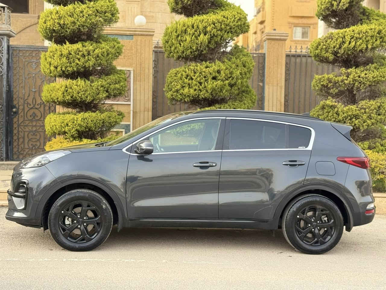 كيا اسبورتاج بلاك إديشن
موديل ٢٠٢٢ 
أعلي فئه
عداد ٦٠٠٠٠ كم 
فابريكا بالكامل 

شبكه بيانو بلاك - فوج لايت 
ليد أمامي و خلفي - بصمه خارجيه
چنط بلاك مقاس ١٩ - غماز مرايات 
فرش جلد جملي - ٢ كرسي كهربا
٦ ايرباج - سقف بانوراما- مرايا تعتيم 
شاشه أبل كاربلاي - أندرويد أوتو 
تكييف تاتش - بصمه داخليه 
سينسور أمامي و خلفي - هاند بريك 
طاره مالتي - مرايات ضم 
تحكم إضاءه داخليه و خارجيه 
شنطه كهربا - تكييف خلفي 
كاميرا خلفيه - Abs - Abd 

للتواصل 01020256942


**إذا كنت صاحب هذا الإعلان وتريد حذفه لأي سبب، رجاءا أرسل رسالة إلى الدعم الفني**