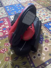 احذية دراجات • احمر ٤٣ • ابيض ٣٦