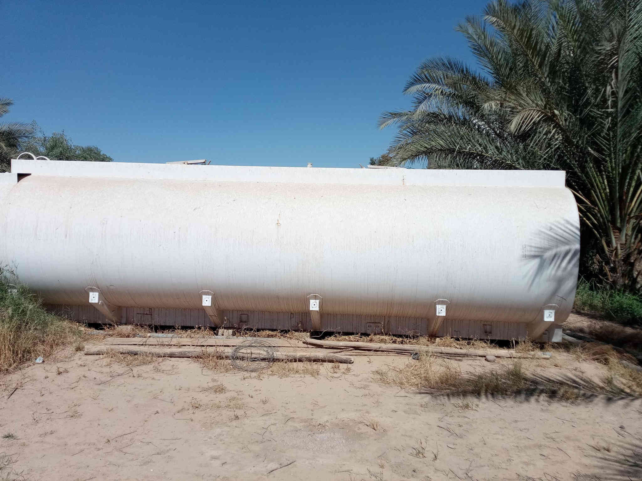 تانكي ماء للبيع سعة ٣٠ الف لتر ماء حالة جيدة جدا صالح للشرب شرط المكان العلم/***********
