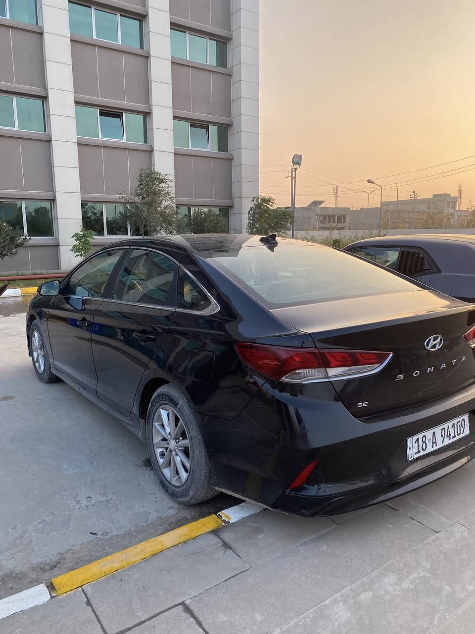للبيع …. 
سوناتا 2018 
وارد أمريكي مواصفات نص فول المعروفة 
حادثها بنيد تبديل وجامرلغ صبغ 
مكينة 2400 GDİ
 زنون عالي تبريد شغال كامرة خلفية 
‭0778 063 6466‬
