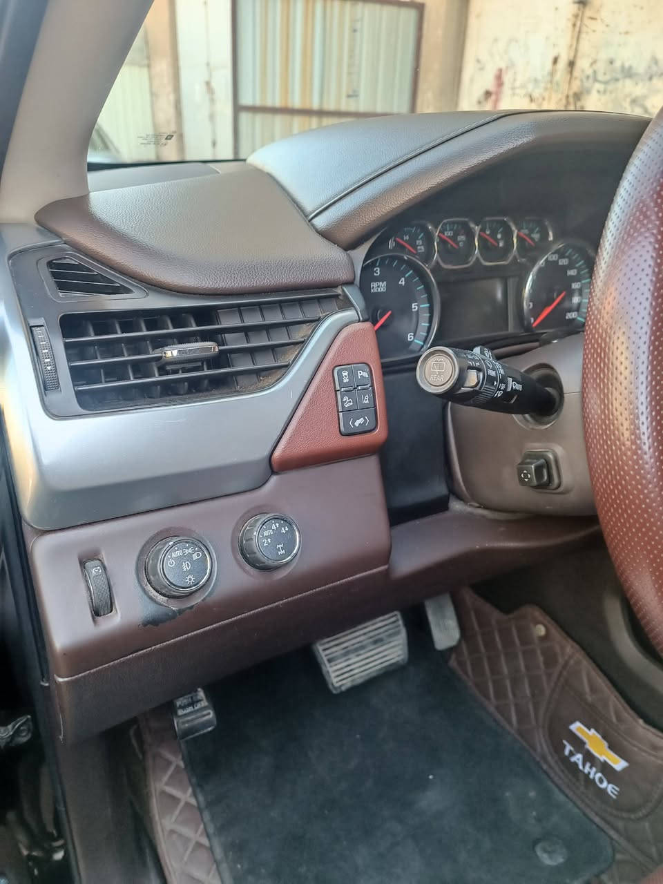 السلام عليكم
تاهو2015 خليجي وكالة المنصور فول مواصفات فول LTZبرايمر 
سيارة ماشية 116حقيقي سيارة مكفولة كفالة عامة رقم بغداد الدولي هزة جديدة وبأسمي 
السعر 3شدات و40وبيها مجال
للاستفسار ***********
