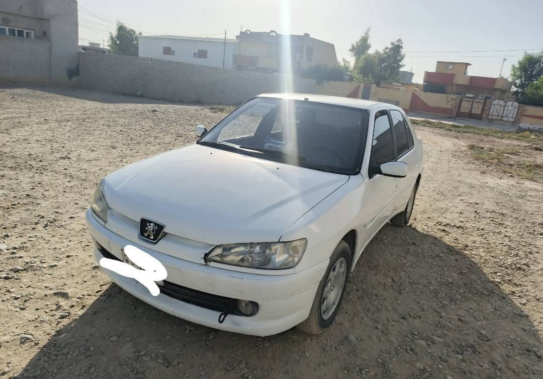 بيجو ٢٠٠٢ رقم نينوى غير حره نضيفة ومال بيت سعرها ٢٥ ورقه بيها مجال للشراي الاتصال على الارقام *********** /*********** مكان موصل
