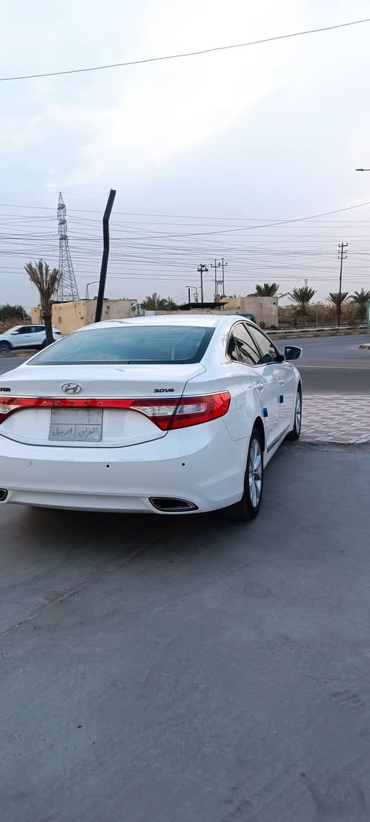 سلام عليكم.    للبيع فقط.      ازيره 2014
نص فول  6سلندر رقم اربيل تحويل وكالة ماكو اي مشكلة كفاله عامه لا فتح لاتبديل لا صبغ  كير مكينه حداديه تبريد كفاله عامه  تحكم ستيرن يده نيكل مري شفط برده خلفيه برده بل باب السياره ماعايزه مال جناي السعر  110  بيها مجال قليل حك الجيه مكان السياره النجف للستفسار   ***********
