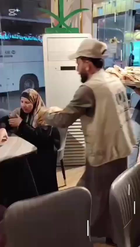 خدمات الطريق وتقديم وجبات الطعام لمعتمرينا الكرام لعمرة شهر رمضان المبارك اعاده الله علينا وعليكم بالخير والبركة خدمتكم شرف لنا و المصداقيه هي شعارنا ان شاء الله
مكتب الحجر الأسود للحج والعمرة والسياحة والسفر فرع ديالى
بأدارة خادم ضيوف الحرمين/ سيد علي النعيمي
*********** واتس اب
***********
0540435961 سعودي
